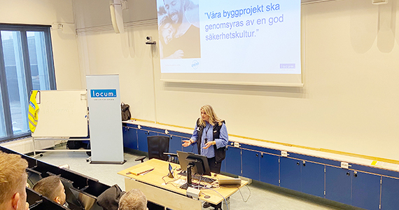 Anna Haara i föreläsningssal vid Södersjukhuset.