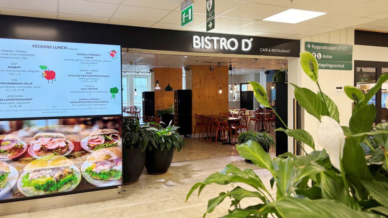 Entrén till restaurang Bistro D vid Danderyds sjukhus.