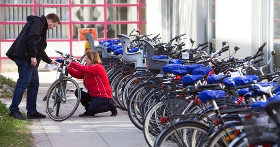 Nu rullar årets cykelservicedagar igång på 16 sjukhus inom Region Stockholm. 