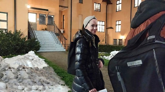 Biträdande fastighetsförvaltare är ute på kvällen och trygghetsronderar utanför Maria sjukhus och Grimman.