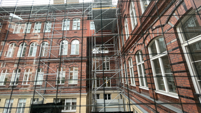 Takrenovering på Serafen.