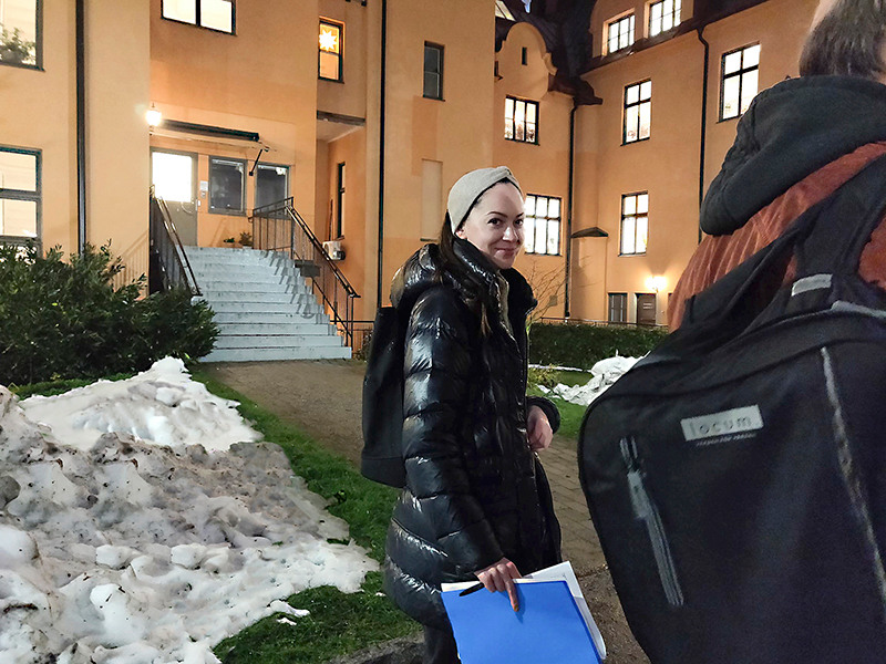 Biträdande fastighetsförvaltare är ute på kvällen och trygghetsronderar utanför Maria sjukhus och Grimman.