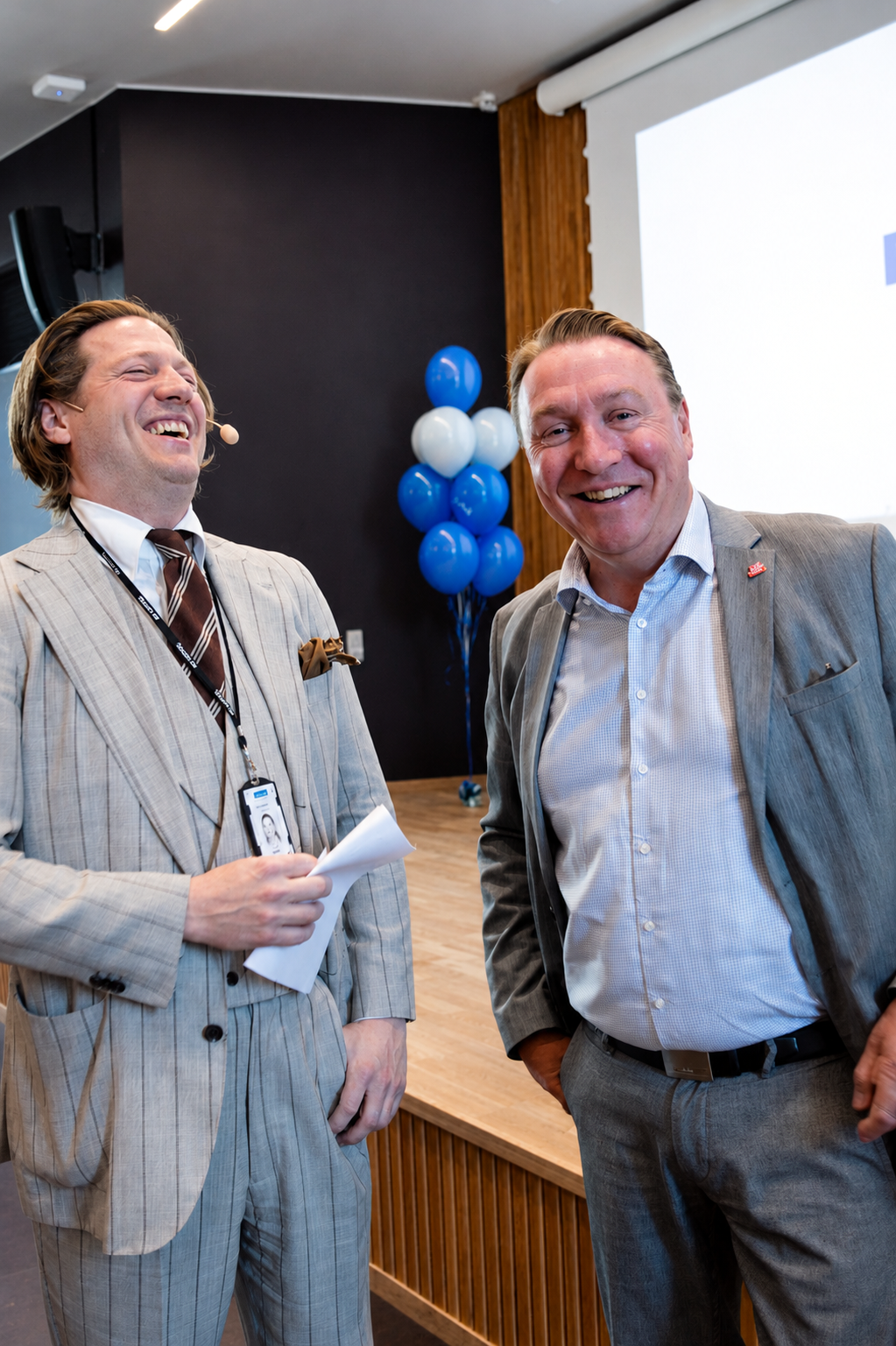 Staffan Bagge Mill och Jens Sjöström ler och skrattar
