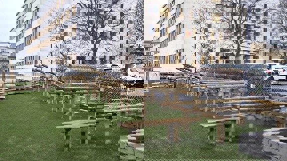 Utegymmet med olika träningsstationer.