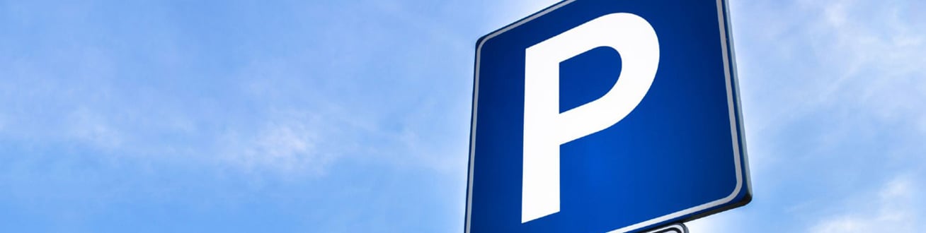 Blå parkeringsskylt.