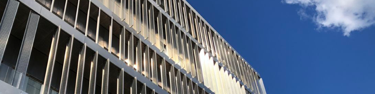 Fasadbild på akutvårdsbyggnaden i Danderyd.