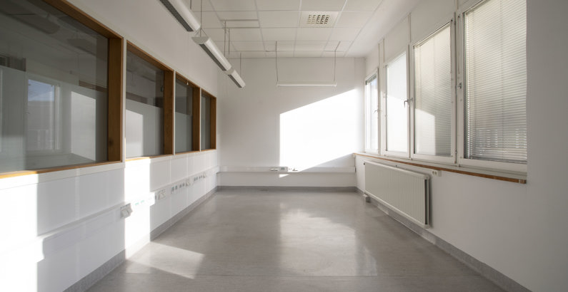 Tom ledig lokal vid Karolinska sjukhuset i Solna. 