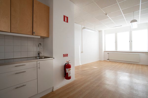 Tom ledig lokal vid Karolinska sjukhuset i Solna. 