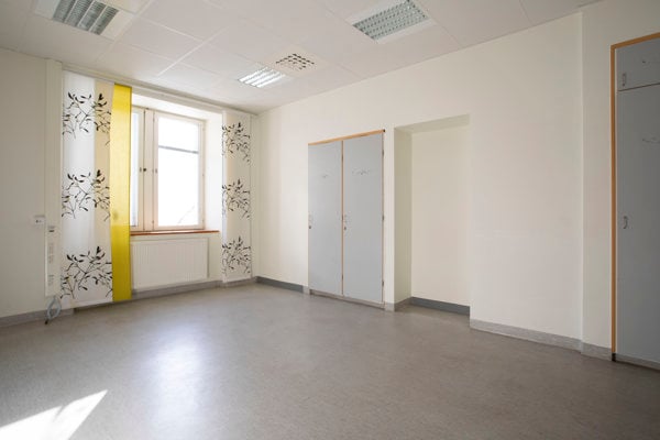 Tom ledig lokal vid Karolinska sjukhuset i Solna. 