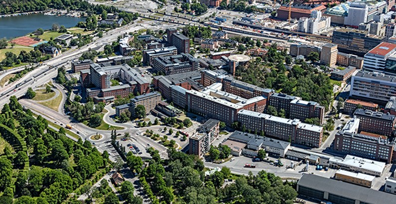 Flygbild över Solna sjukhusområde.