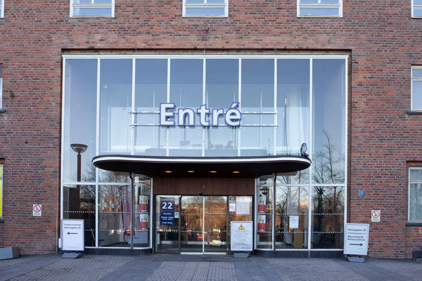 Entre vid Karolinska sjukhuset Solna